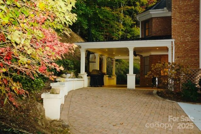 Laurel Ridge Country Club - Residential