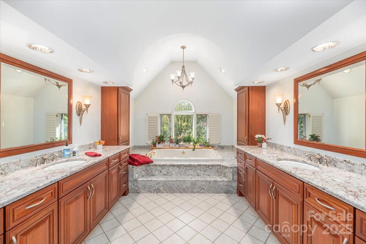 Laurel Ridge Country Club - Residential