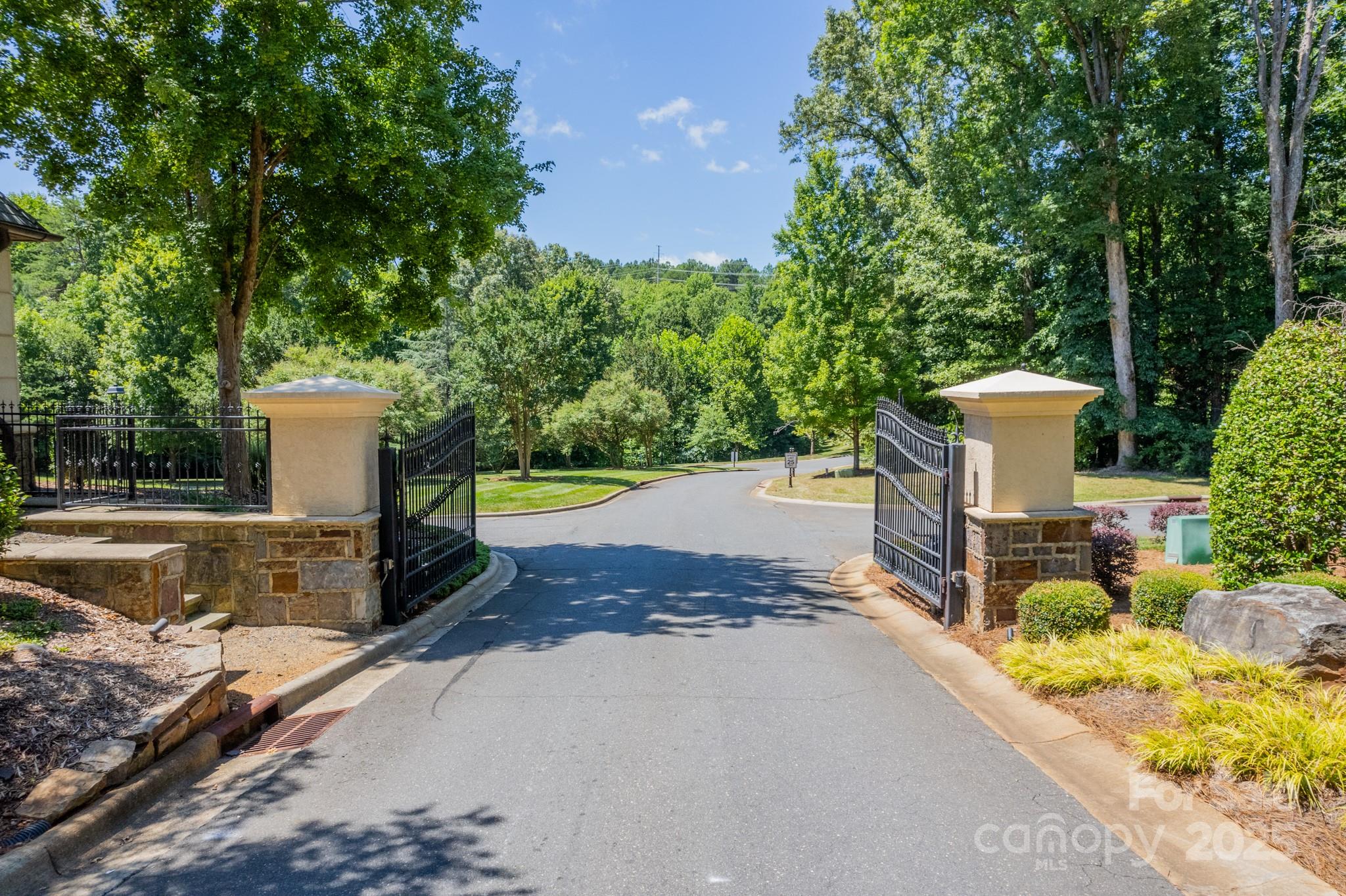 3004 Ashwood Park Drive