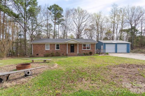 1122 Pine Knot Court Clover SC 29710