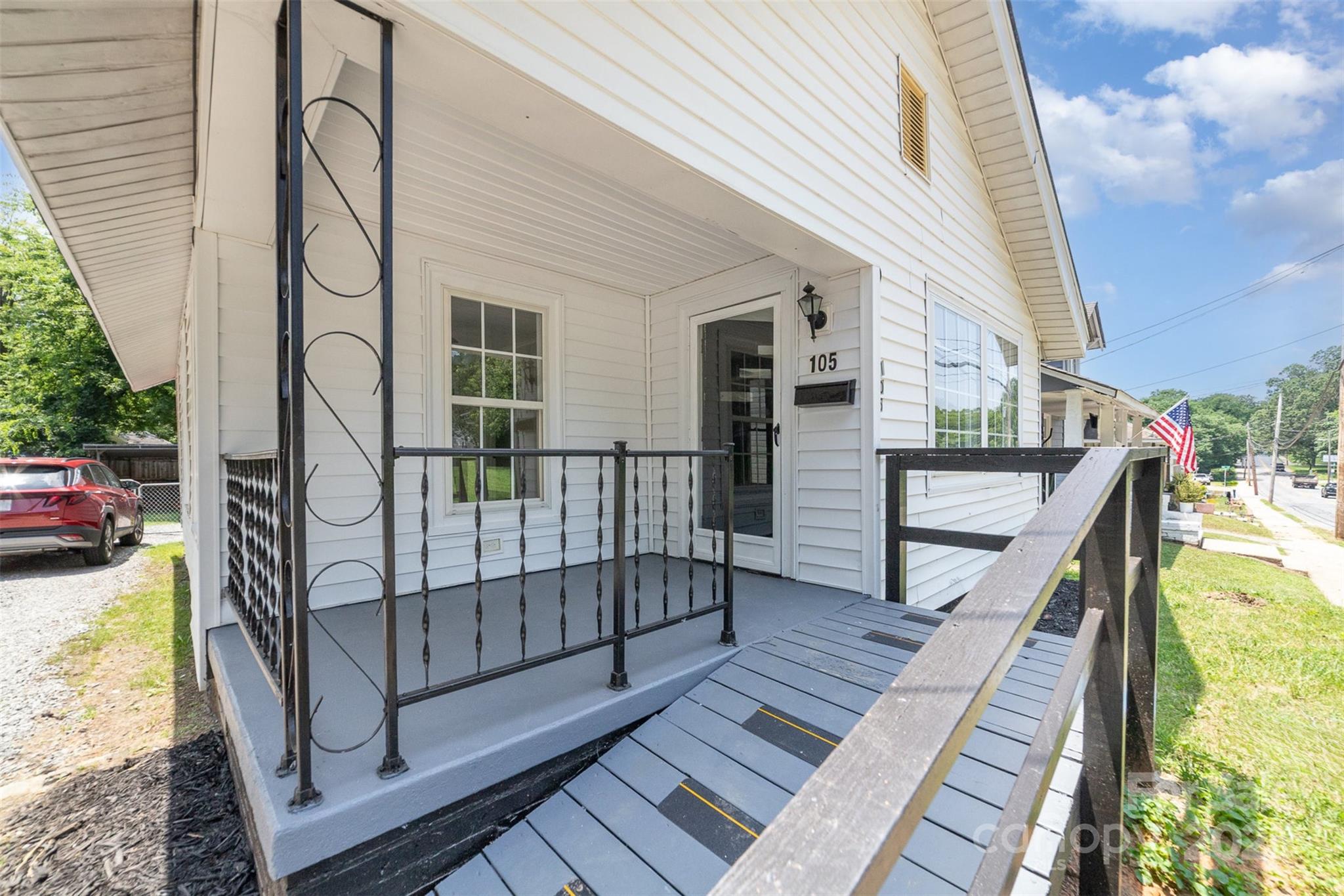 105 McGill Avenue NW