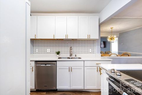 1608 Sharon Road W 45 Charlotte NC 28210