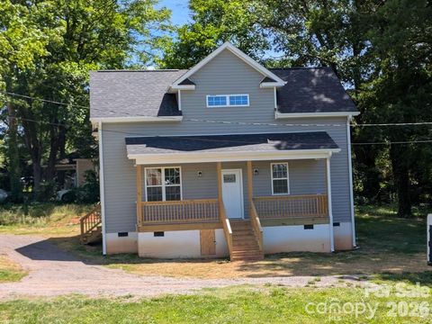 1506 7th Street Statesville NC 28677