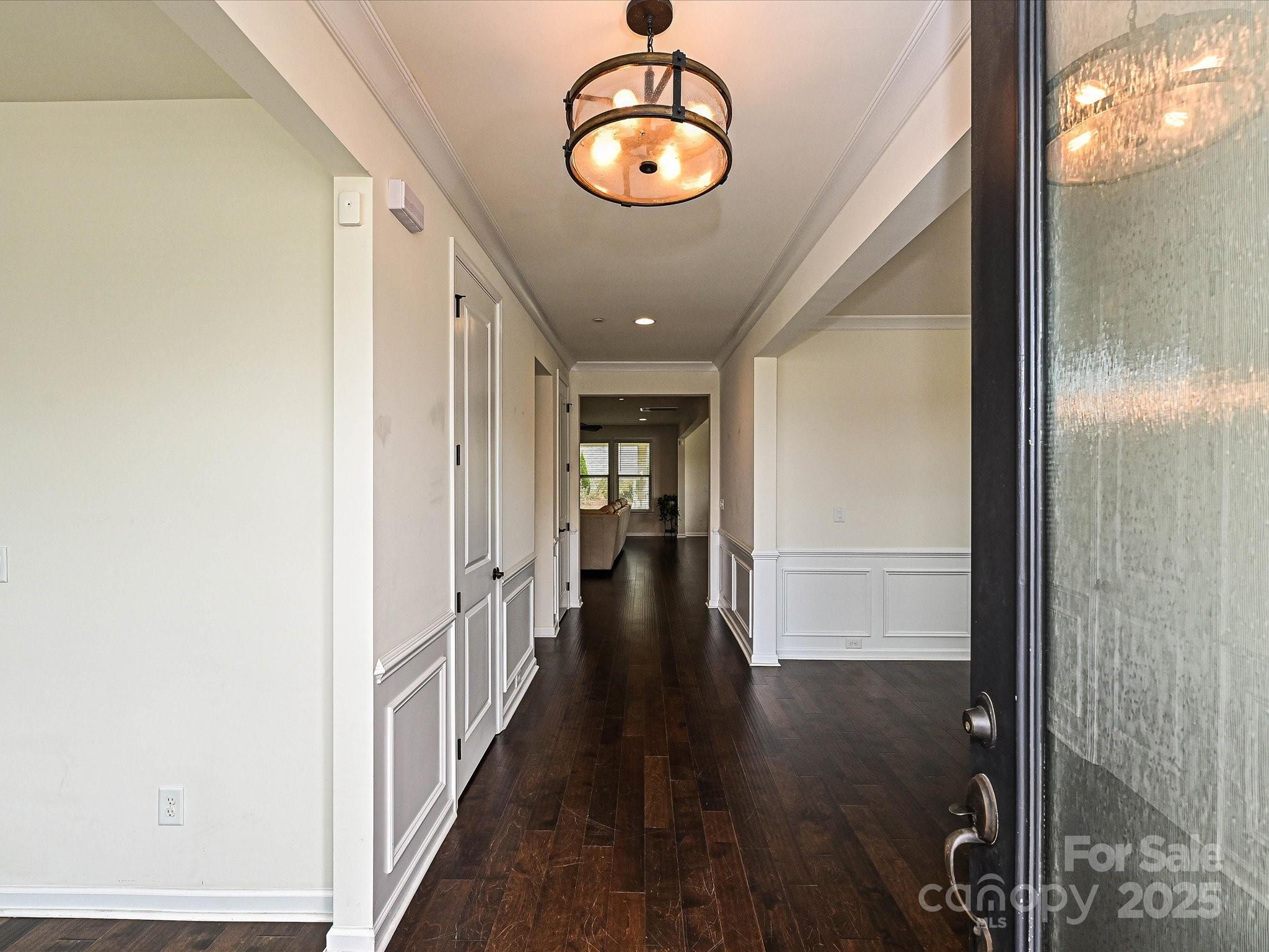 1086 Macallum Drive NW