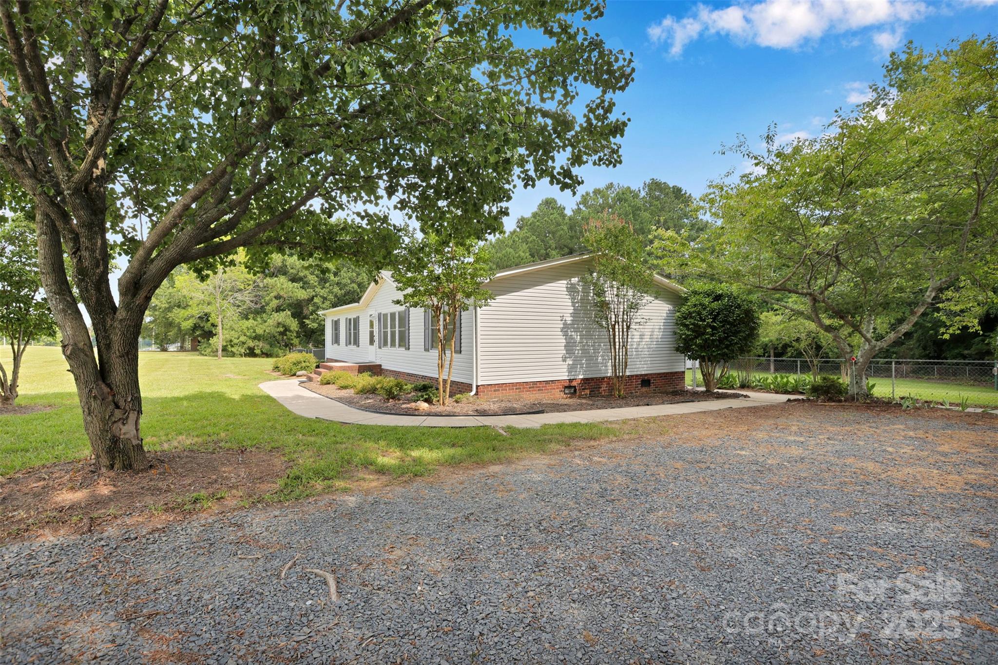 329 W Red Cross Road