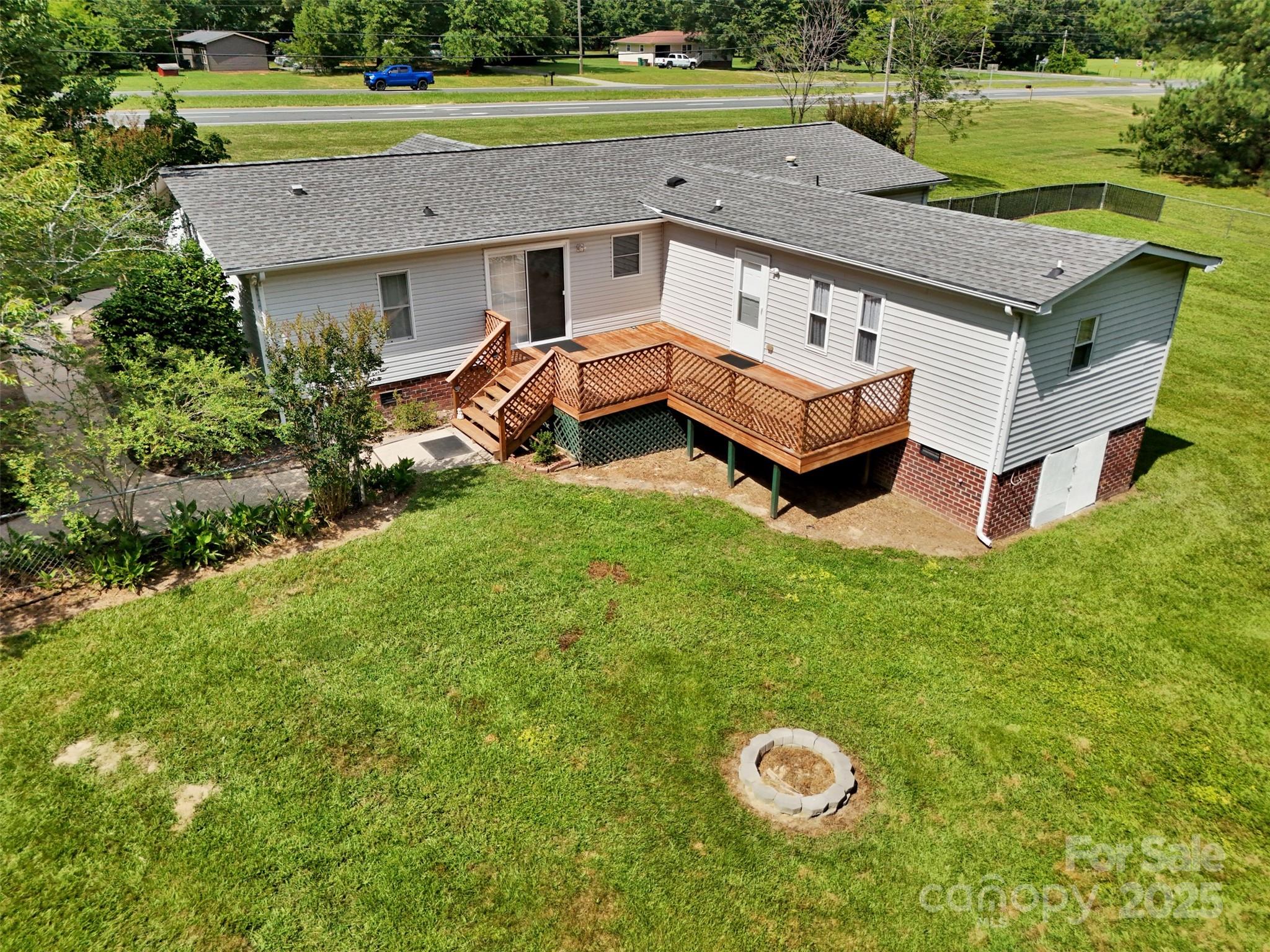 329 W Red Cross Road