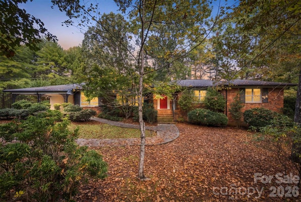 1211 LAUREL ST NE, VALDESE, NC 28690 - Image b9f30fd069fb4755880da5a643b65c01/1927418496