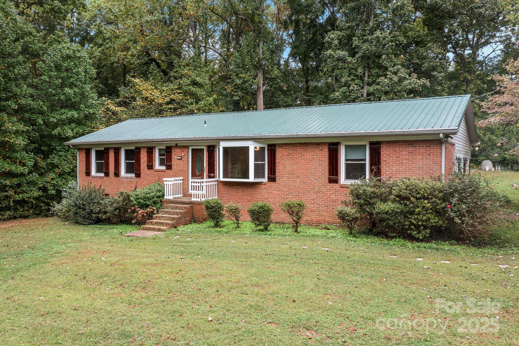 8110 Squirrel Hill Lane