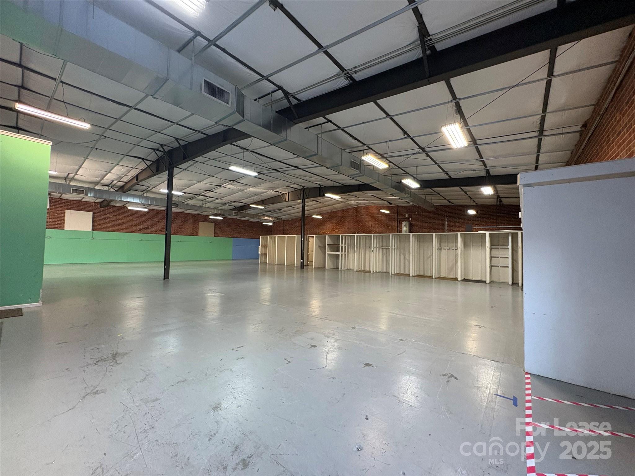 2520 W Roosevelt Boulevard