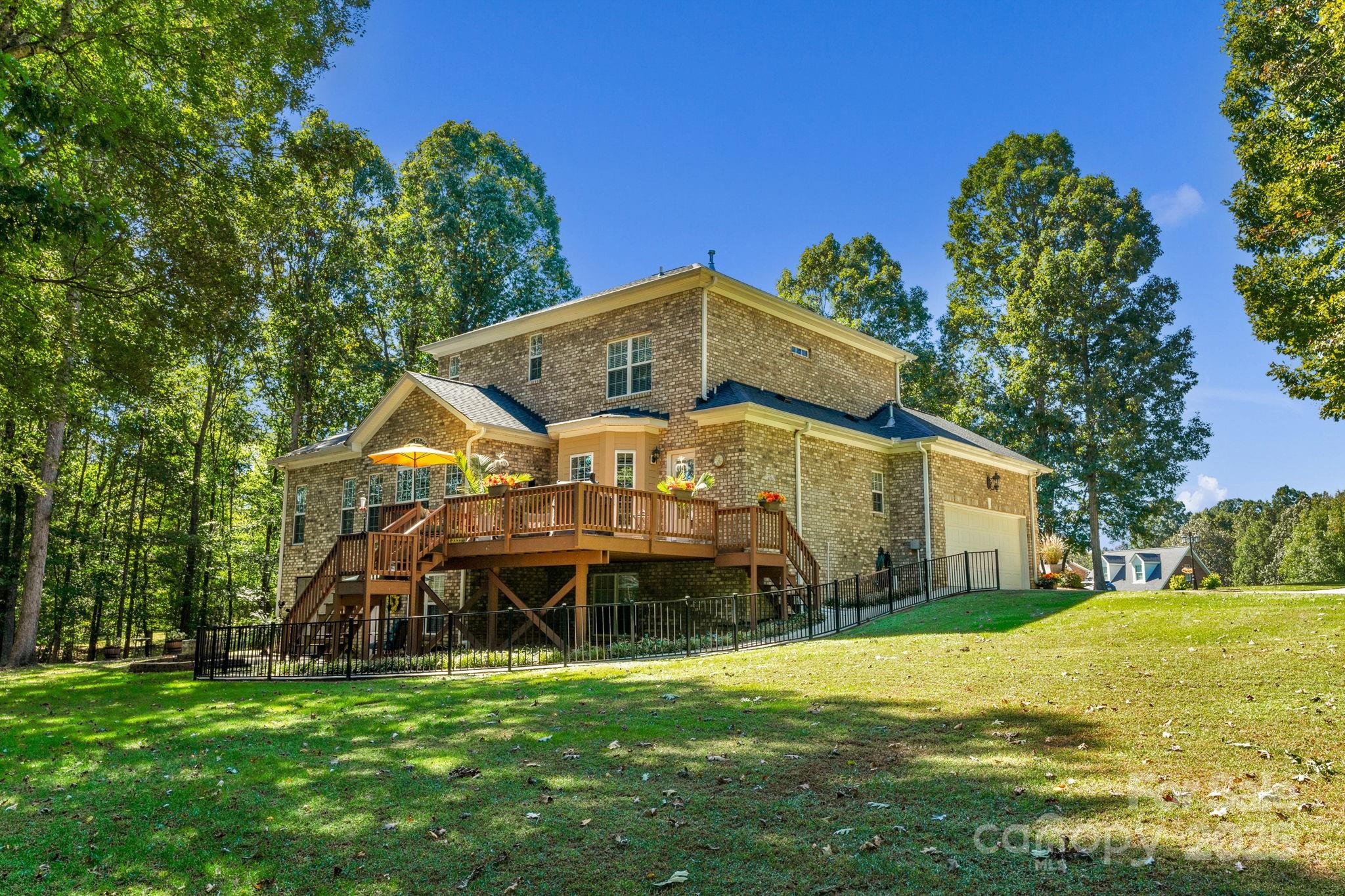 Vanderburg Estates - Residential