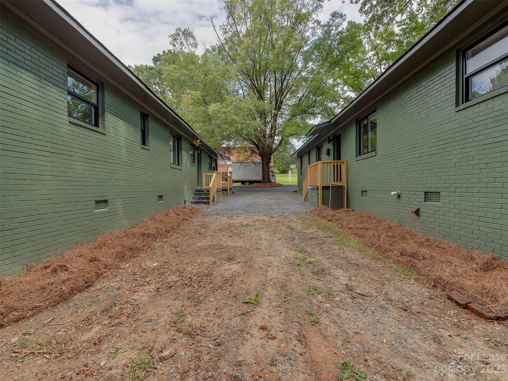 Plaza - Residential Lease