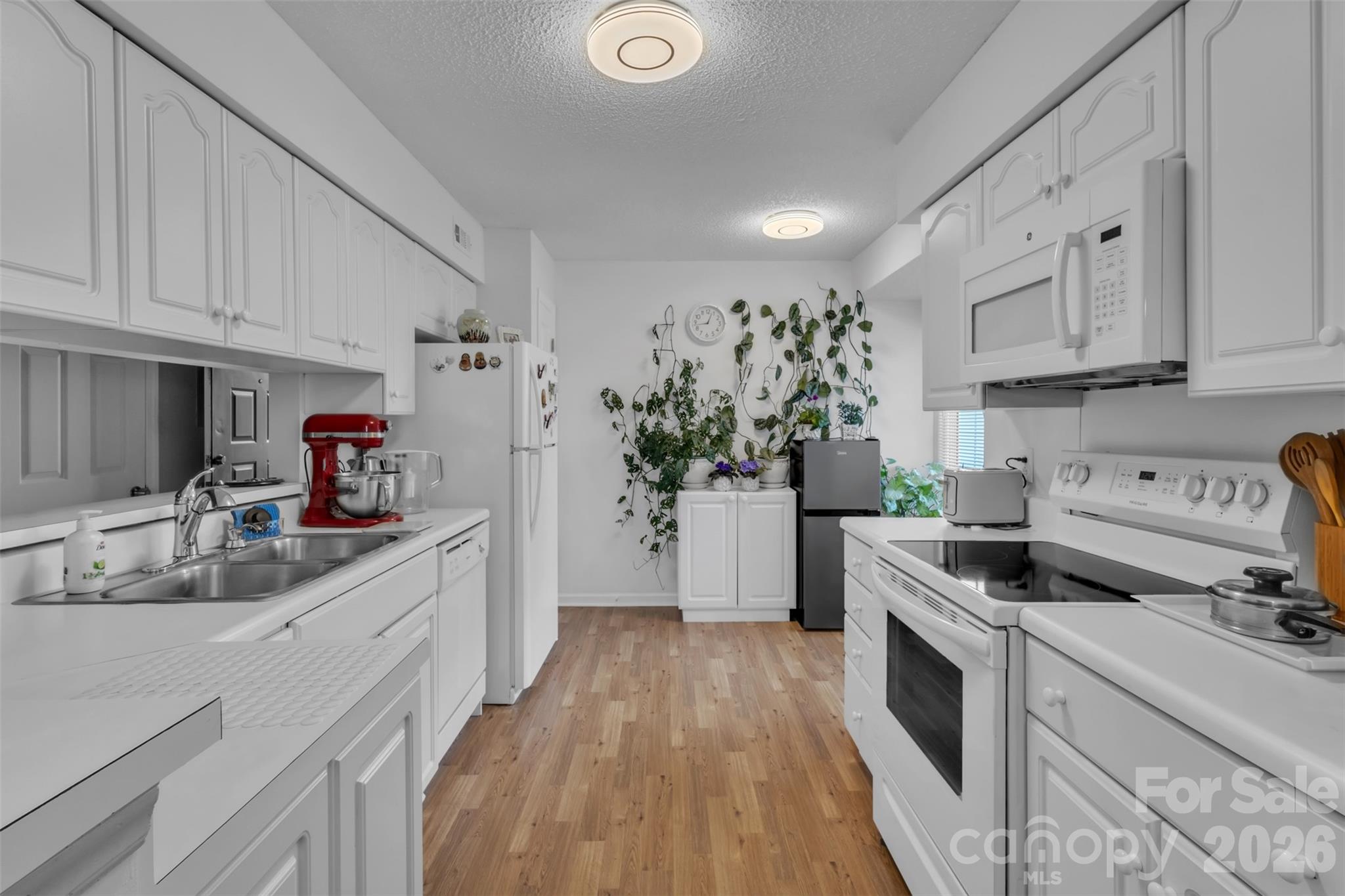 Harris Lake - Residential