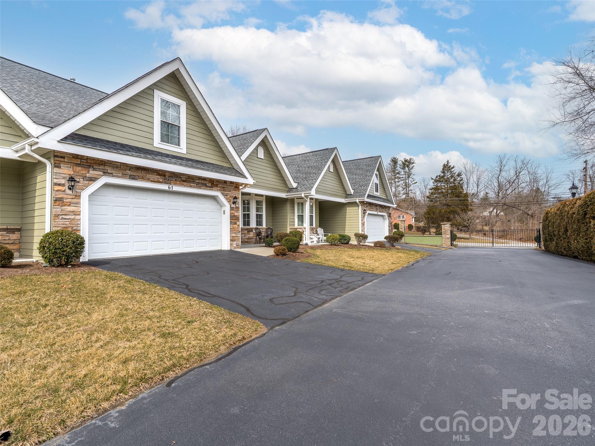 61 Blythe Commons Court