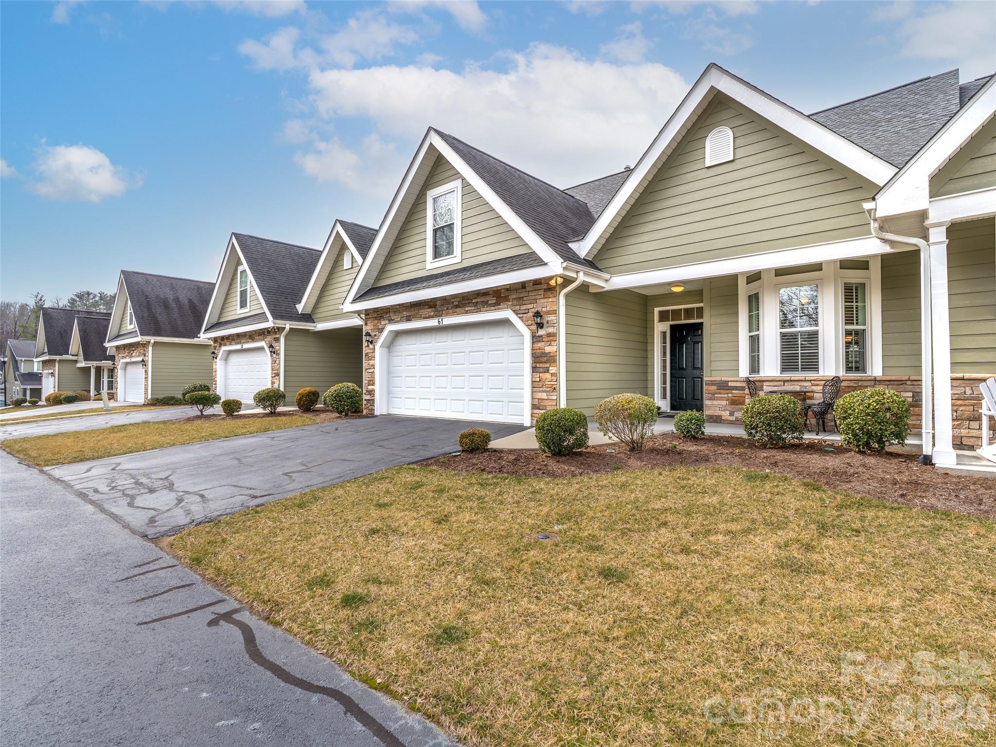 61 Blythe Commons Court