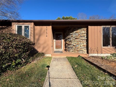 1754 12th Street NE Hickory NC 28601