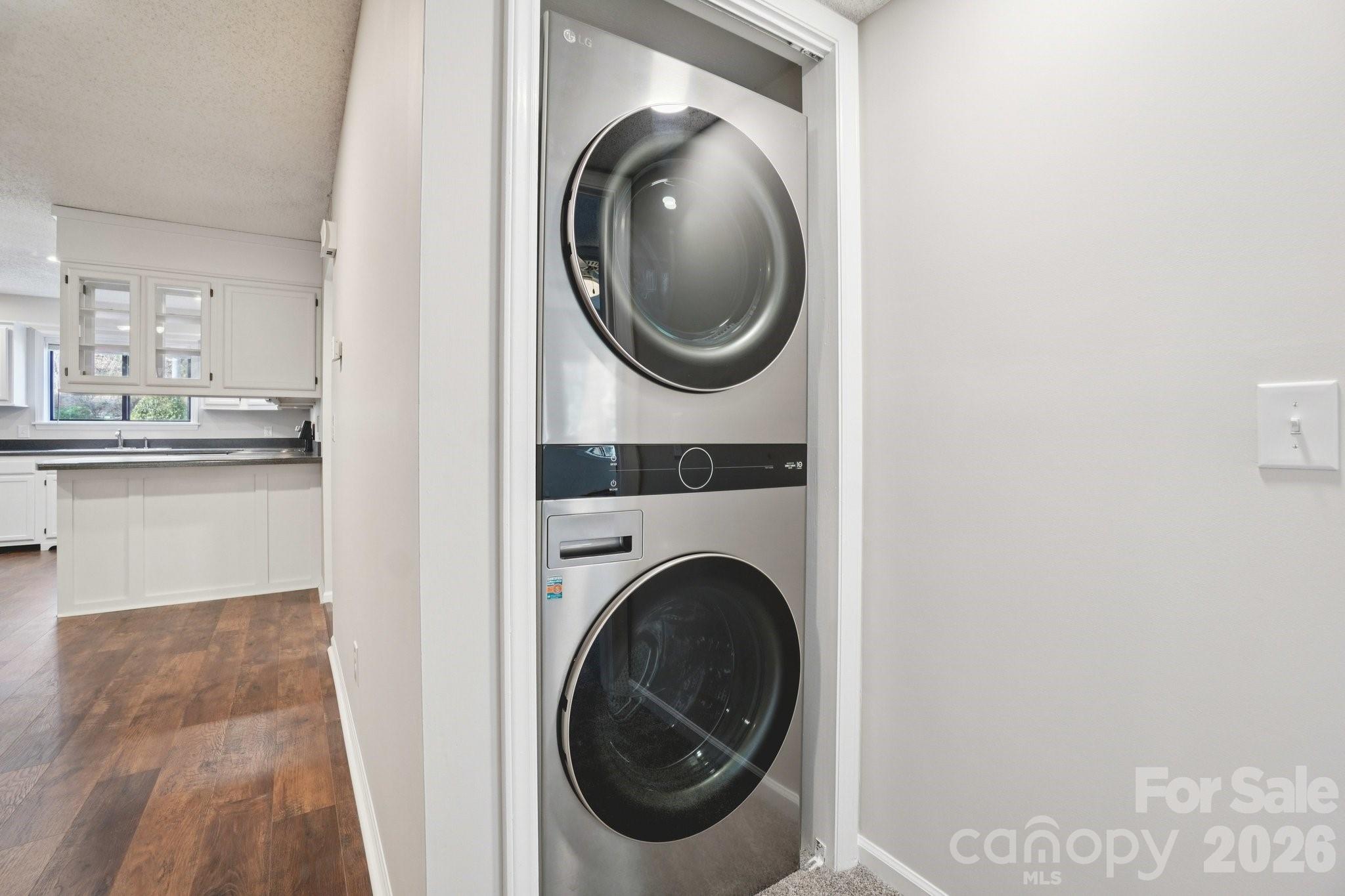 Laurel Park Villas - Residential