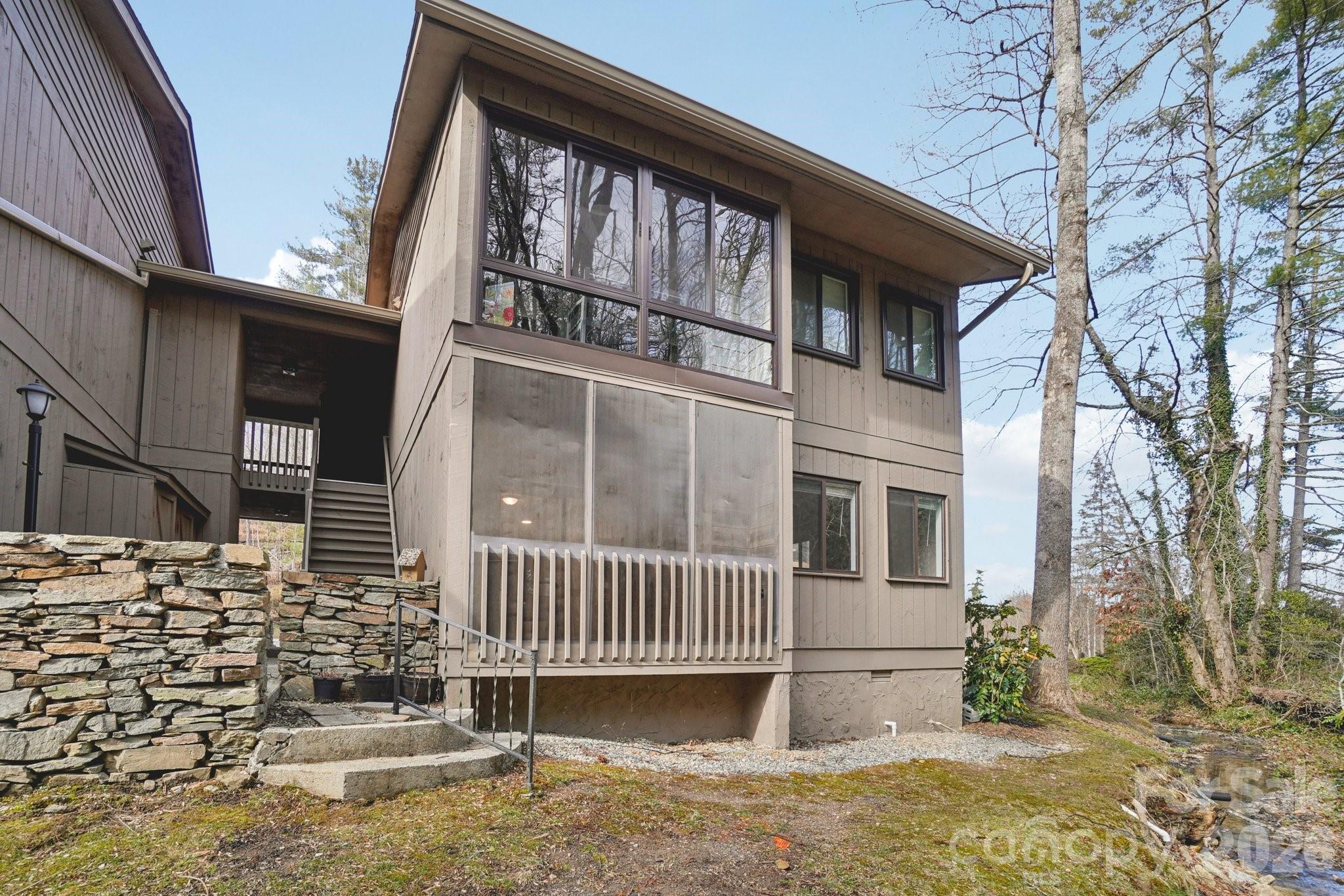 Laurel Park Villas - Residential