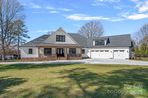 106 Beachview Drive Mooresville NC 28117