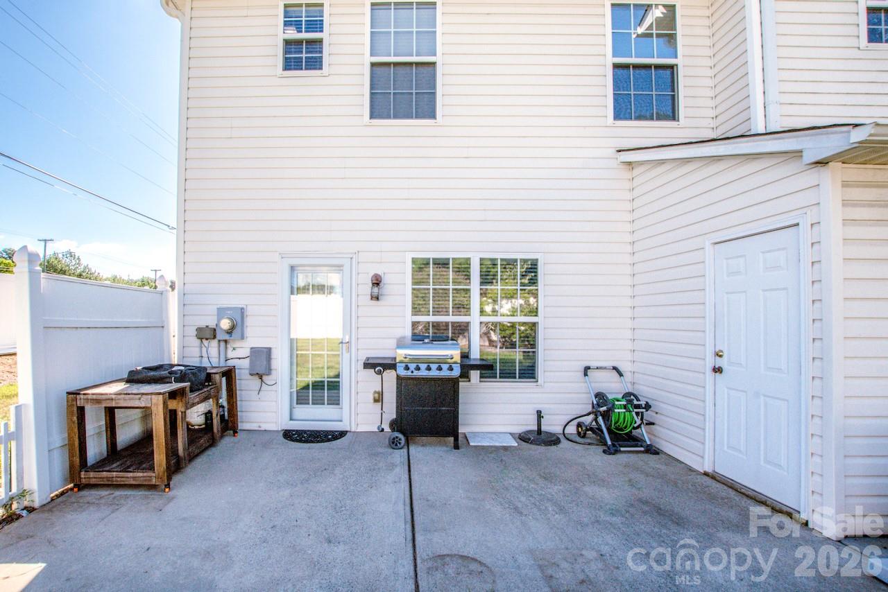 4151 Kenton Glenn Court NW