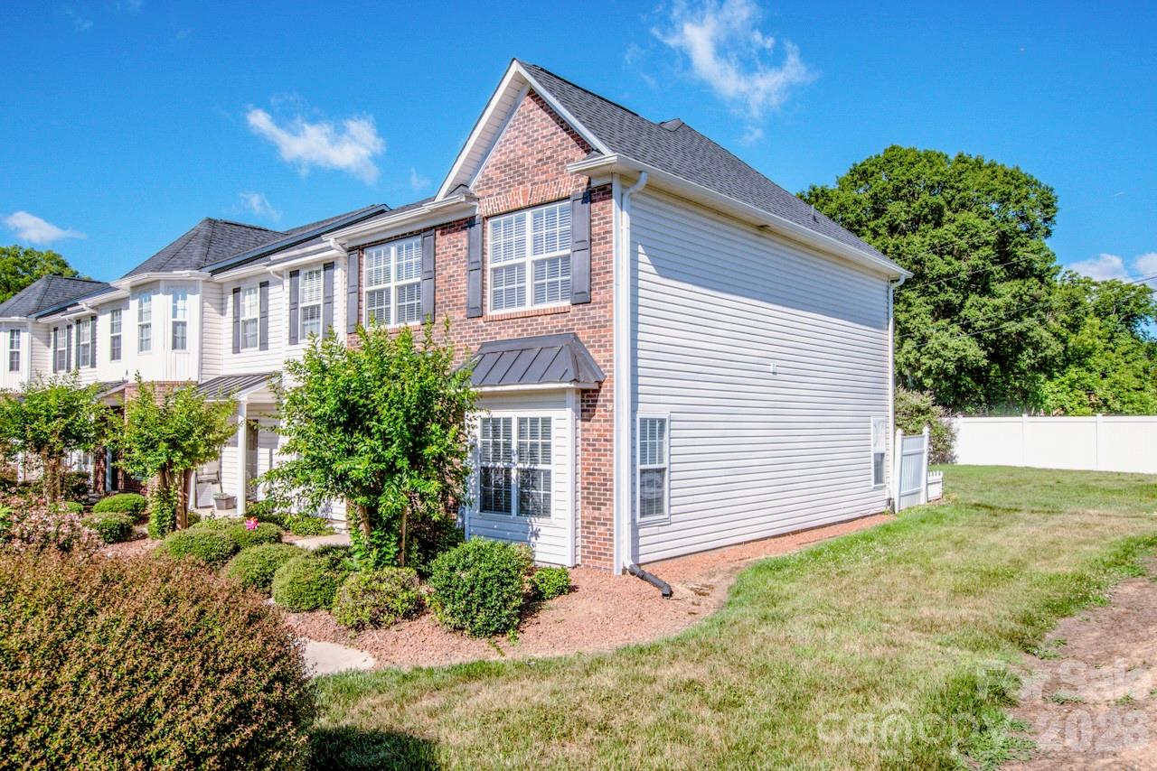 4151 Kenton Glenn Court NW