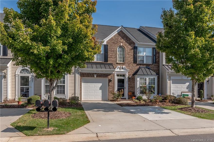 Neat and tidy and ready to move in. Tastefully decorated throughout. Granite kitchen with black appliances plus sunny breakfast nook. Roomy loft with bath access up. Designer tray ceiling in master. Formal dining. Two car driveway and one car garage. Close to shopping and freeways in Fort Mill School District