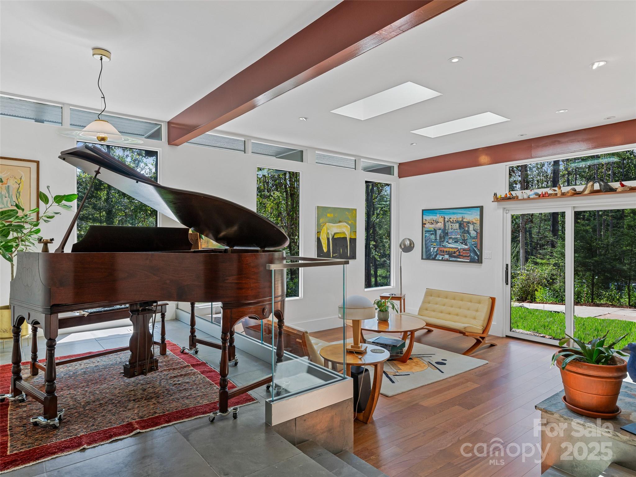 5 Brookside Road
