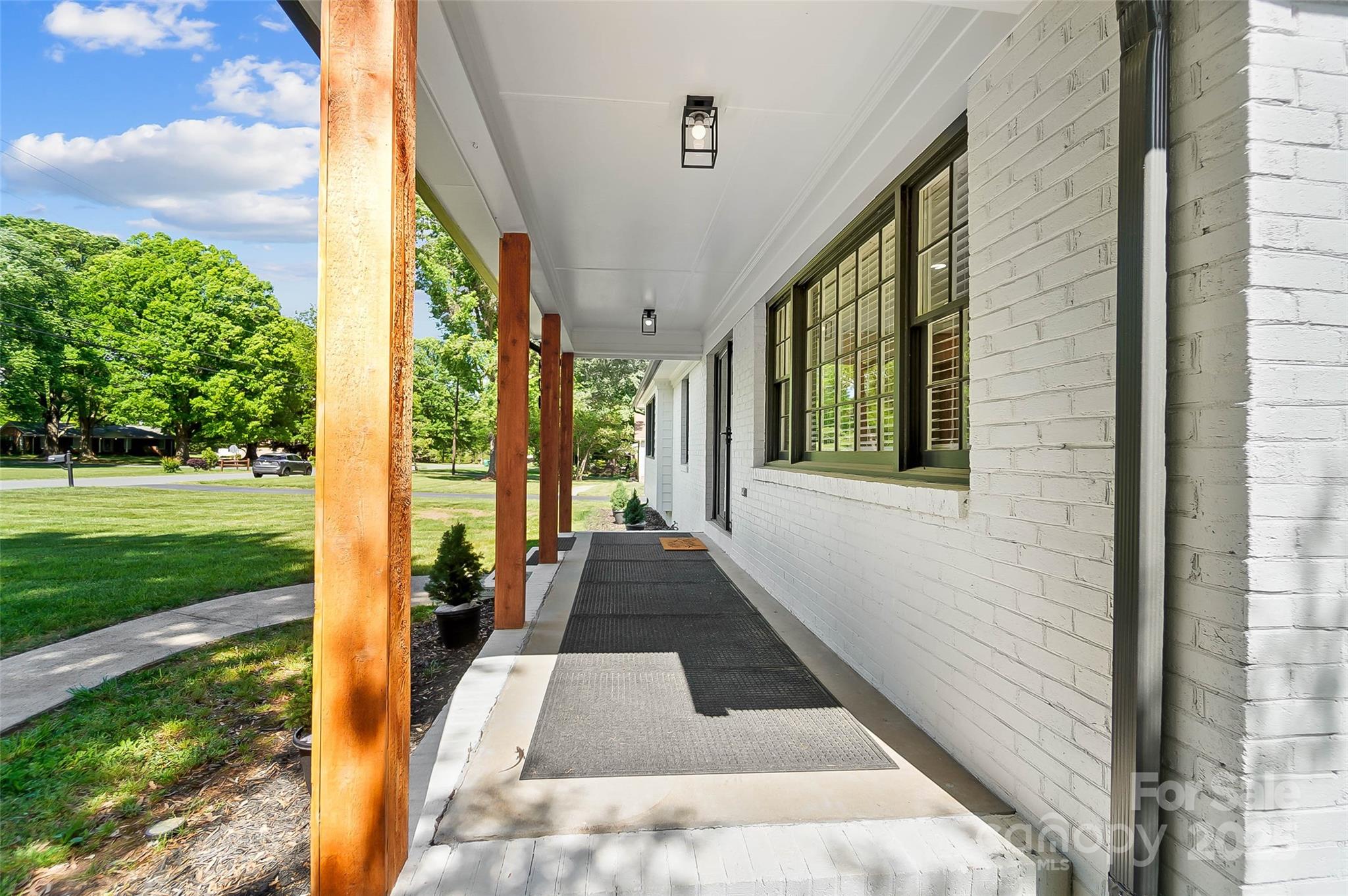 5428 Barnsdale Lane