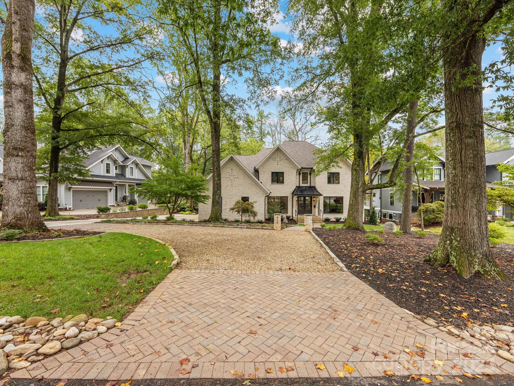438 Wonderwood Drive