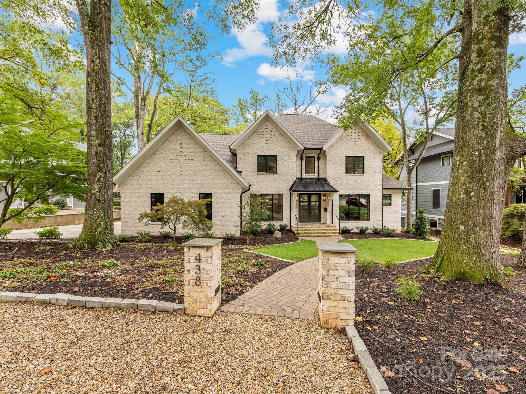438 Wonderwood Drive