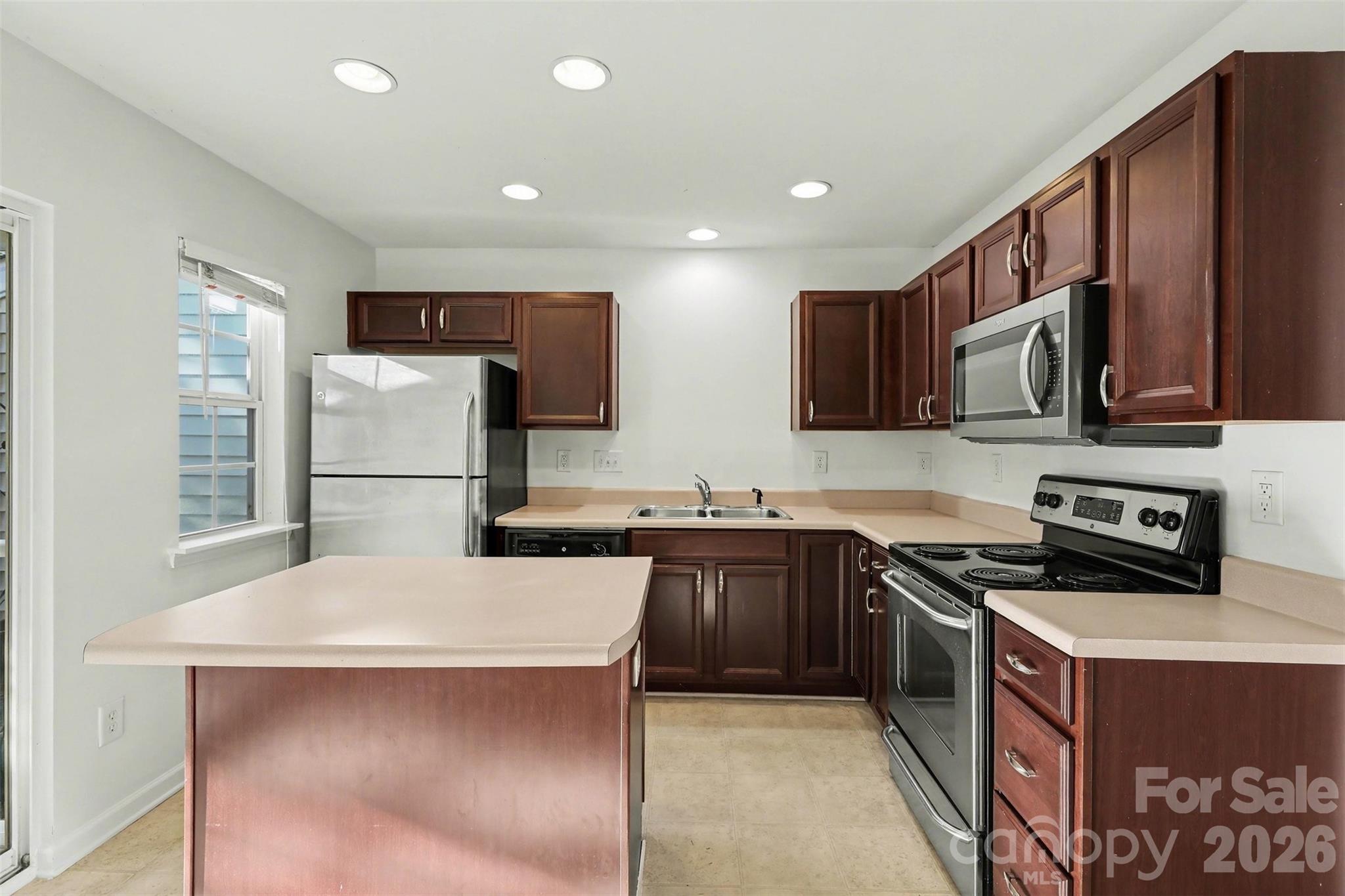 2515 BRACKLEY Place NW