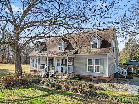 Photo of 2166 Statesville Highway, Mooresville, NC 28115 (MLS # 4384607)