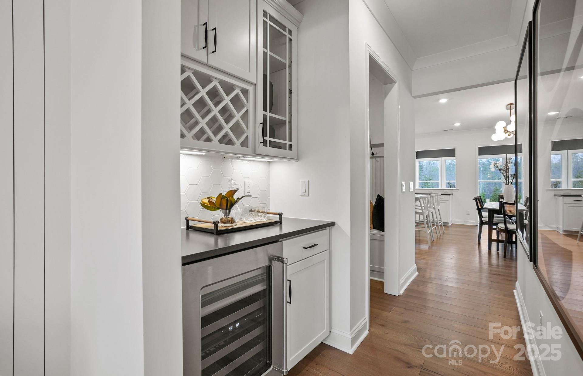 2146 Riverbend Avenue 18