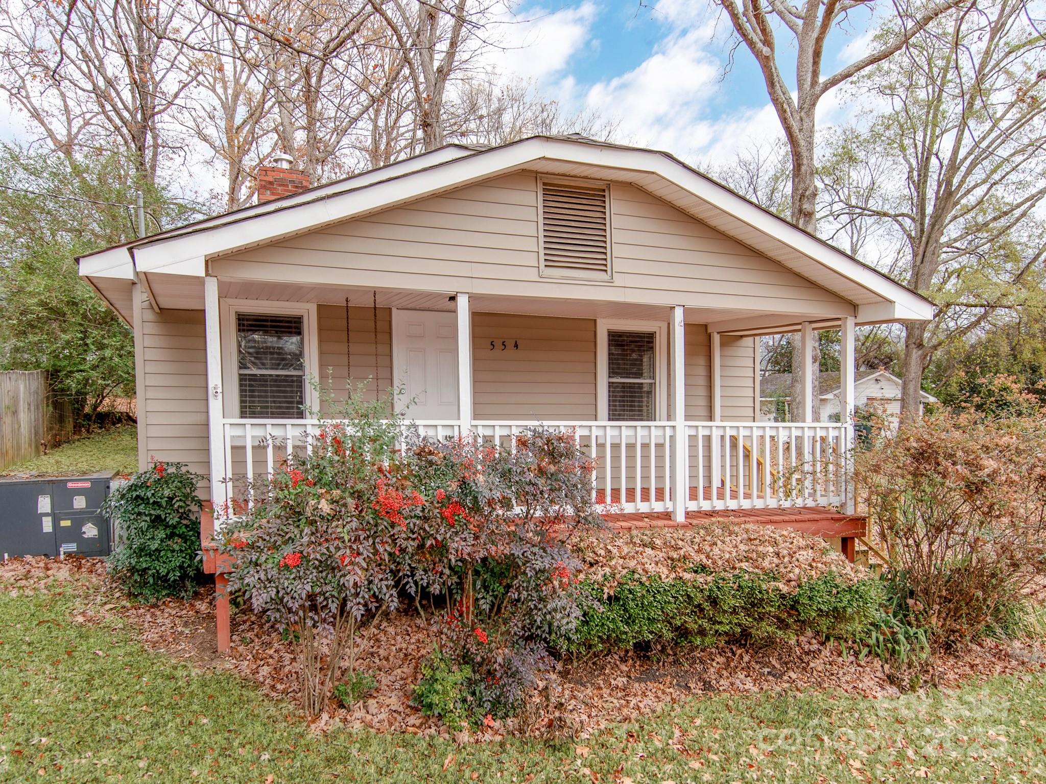 554 Splicewood Drive SW