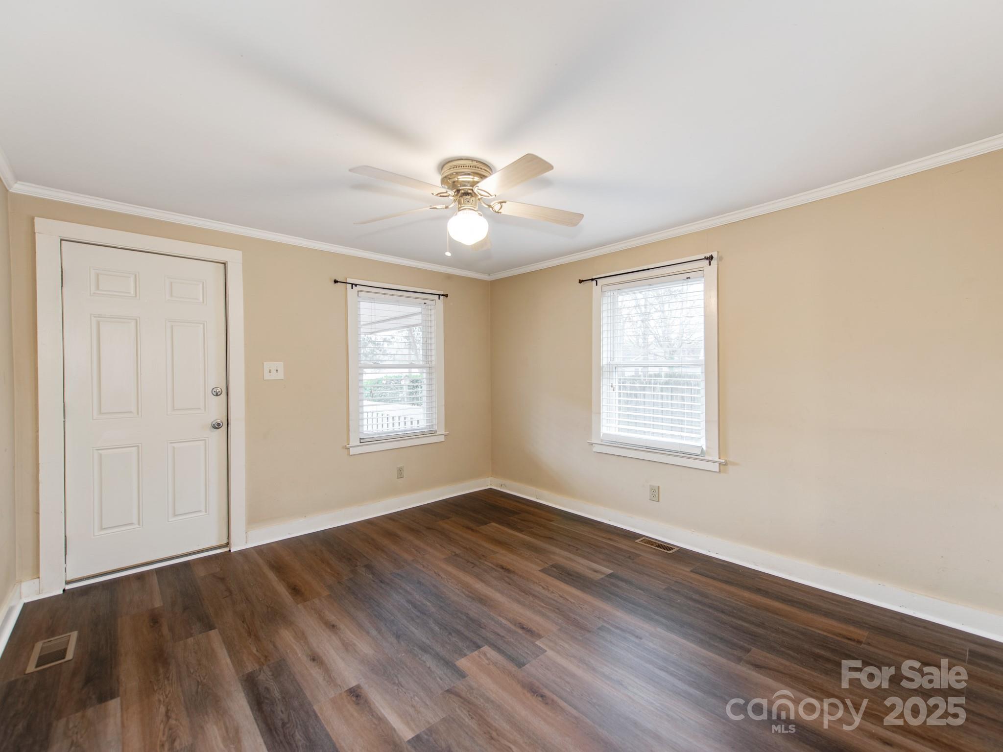 554 Splicewood Drive SW