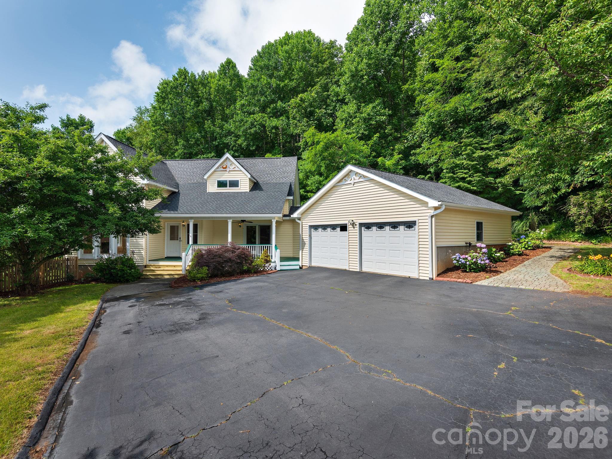 30 Apple Tree Way