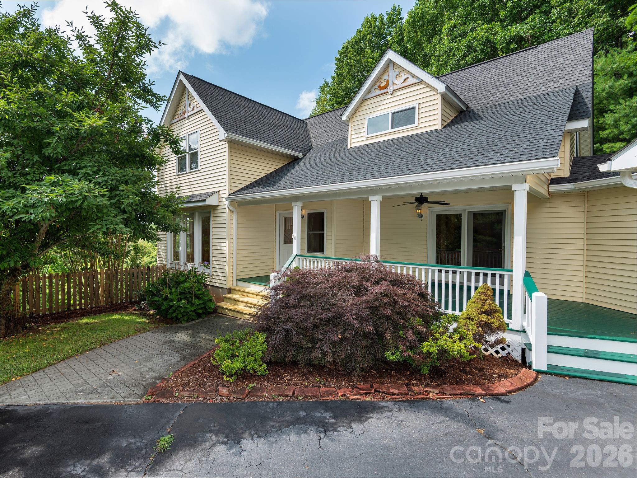 30 Apple Tree Way