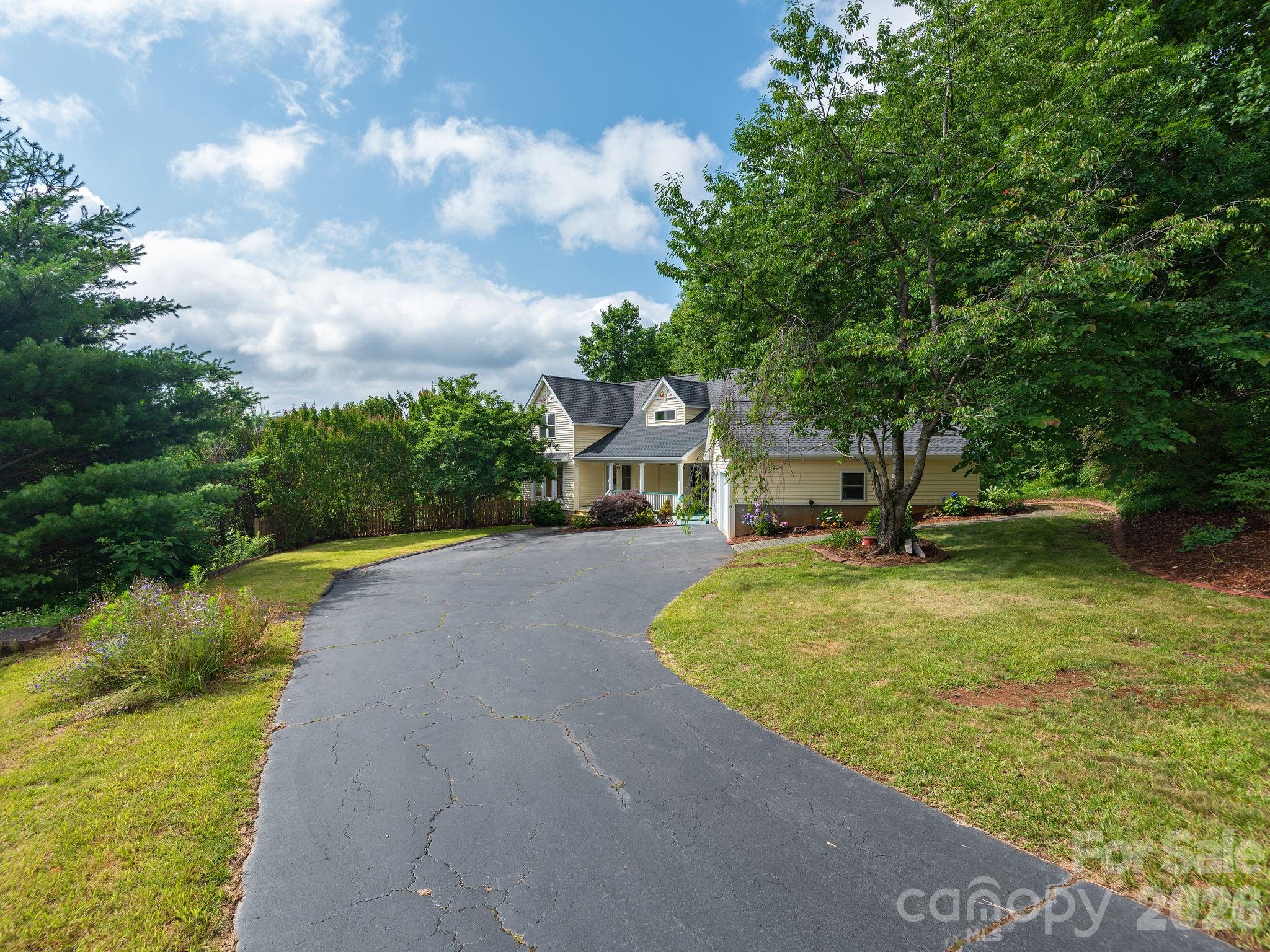 30 Apple Tree Way