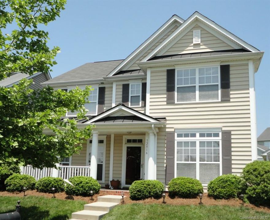 Fabulous floor plan in wonderful Monteith Place.  Welcoming front porch is a great "outdoor room" w/a beautiful view of the peaceful pond. Bedroom with en suite bath on the main floor provides privacy for those out-of-town guests. Formal DR, kitchen w/maple cabinets, ample solid-surface counter work space, lots of natural light, huge brkfst, large GR with gas fp.  Upstairs has huge master, large mstr bath; additional bedroom with en suite bath (bonus rm), 4 total additional bedrooms upstairs.
