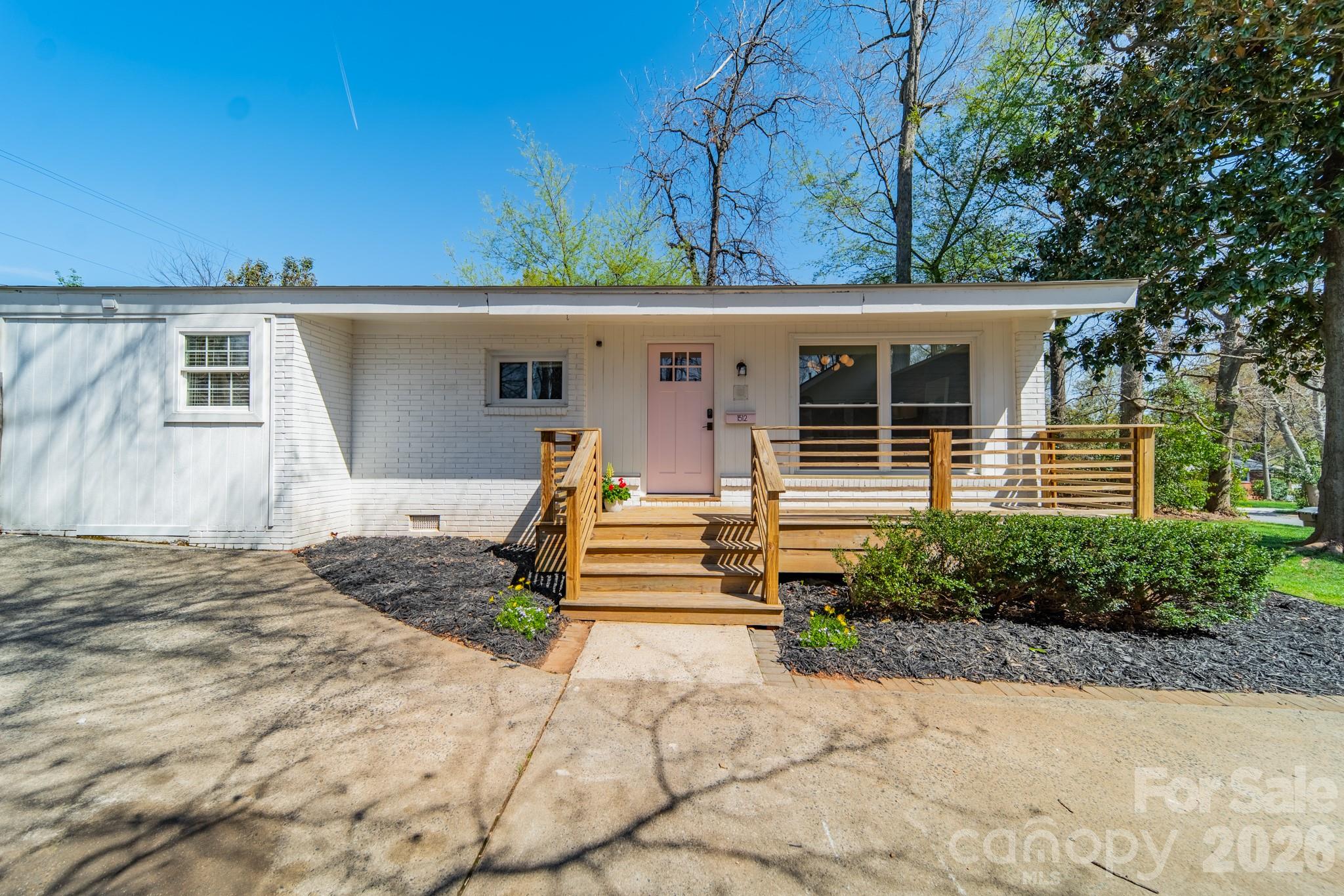 1512 Hartford Avenue