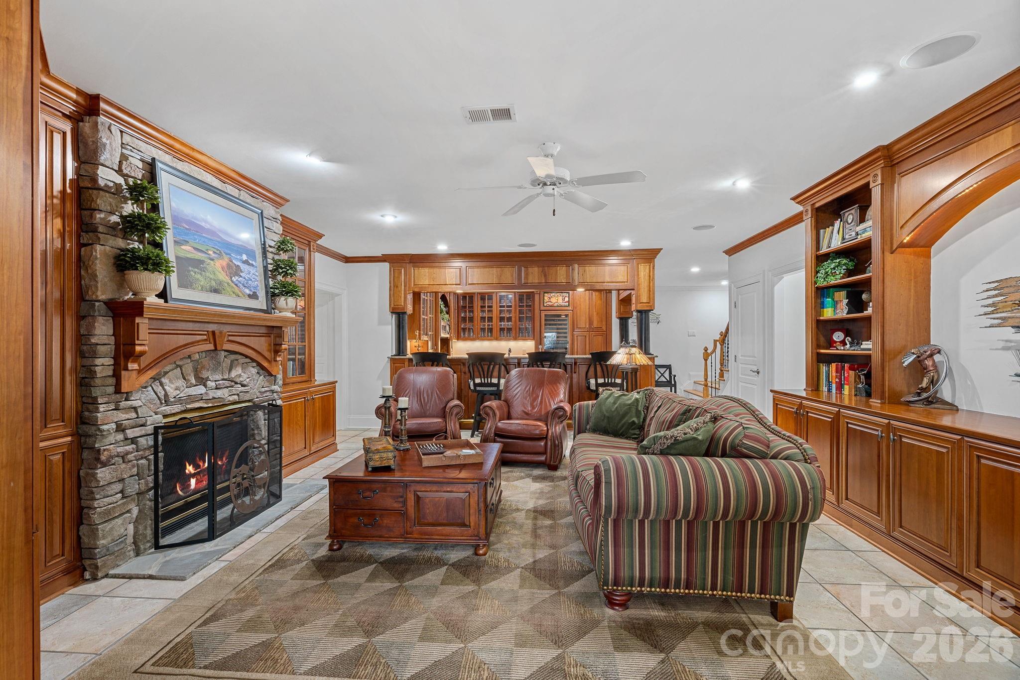 The Peninsula - Residential