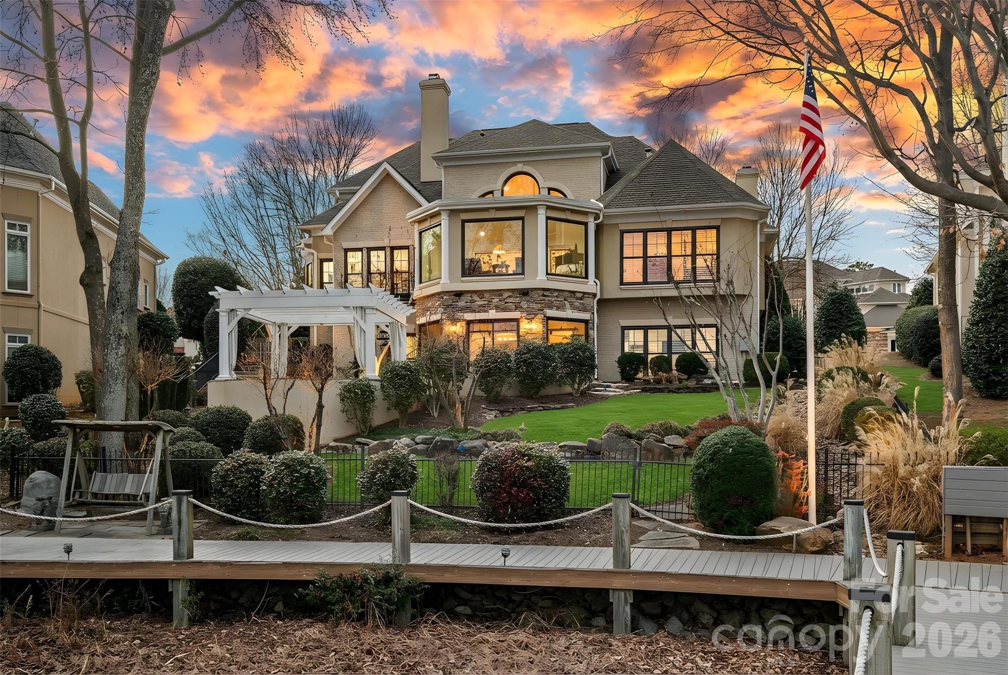 The Peninsula - Residential