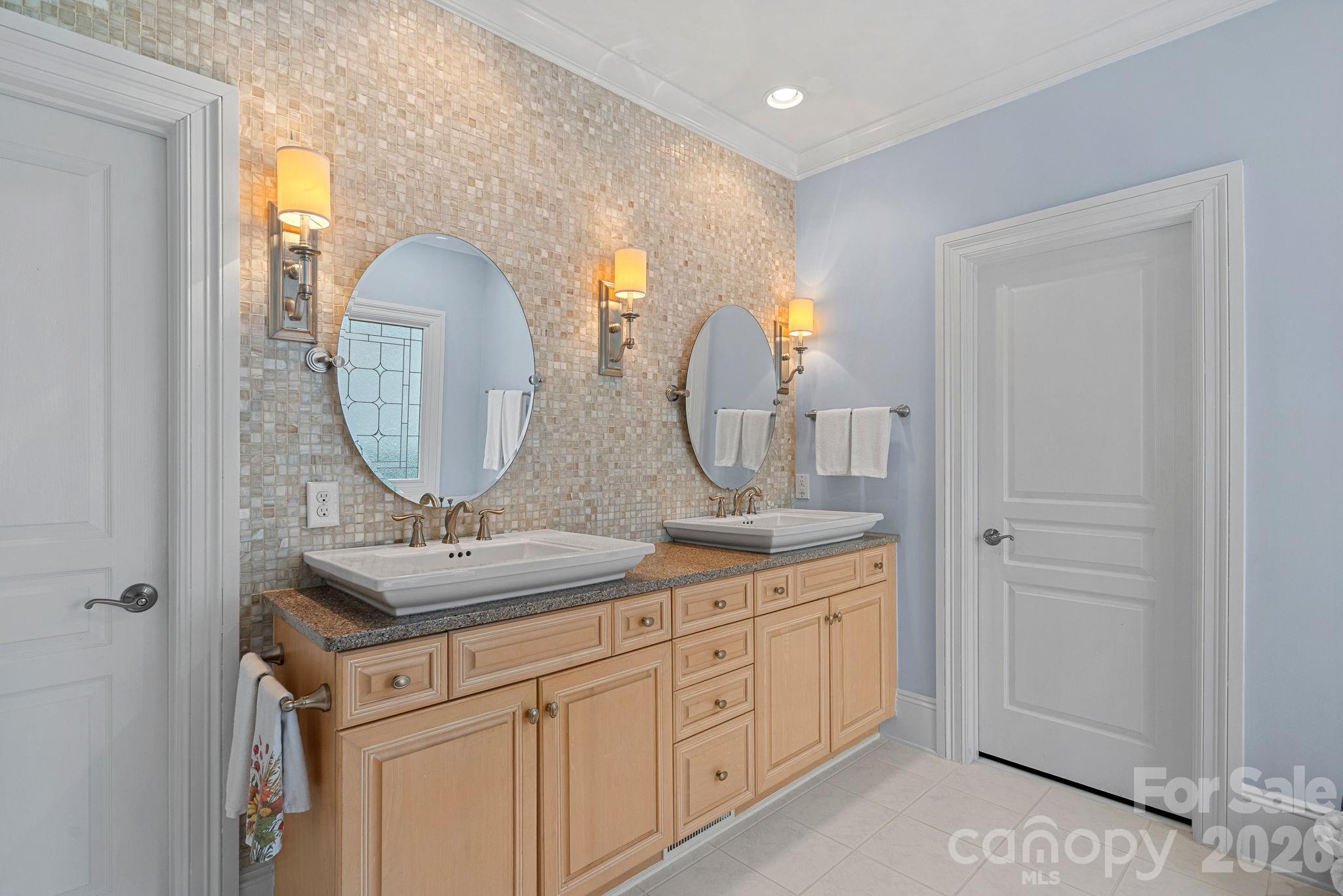 The Peninsula - Residential