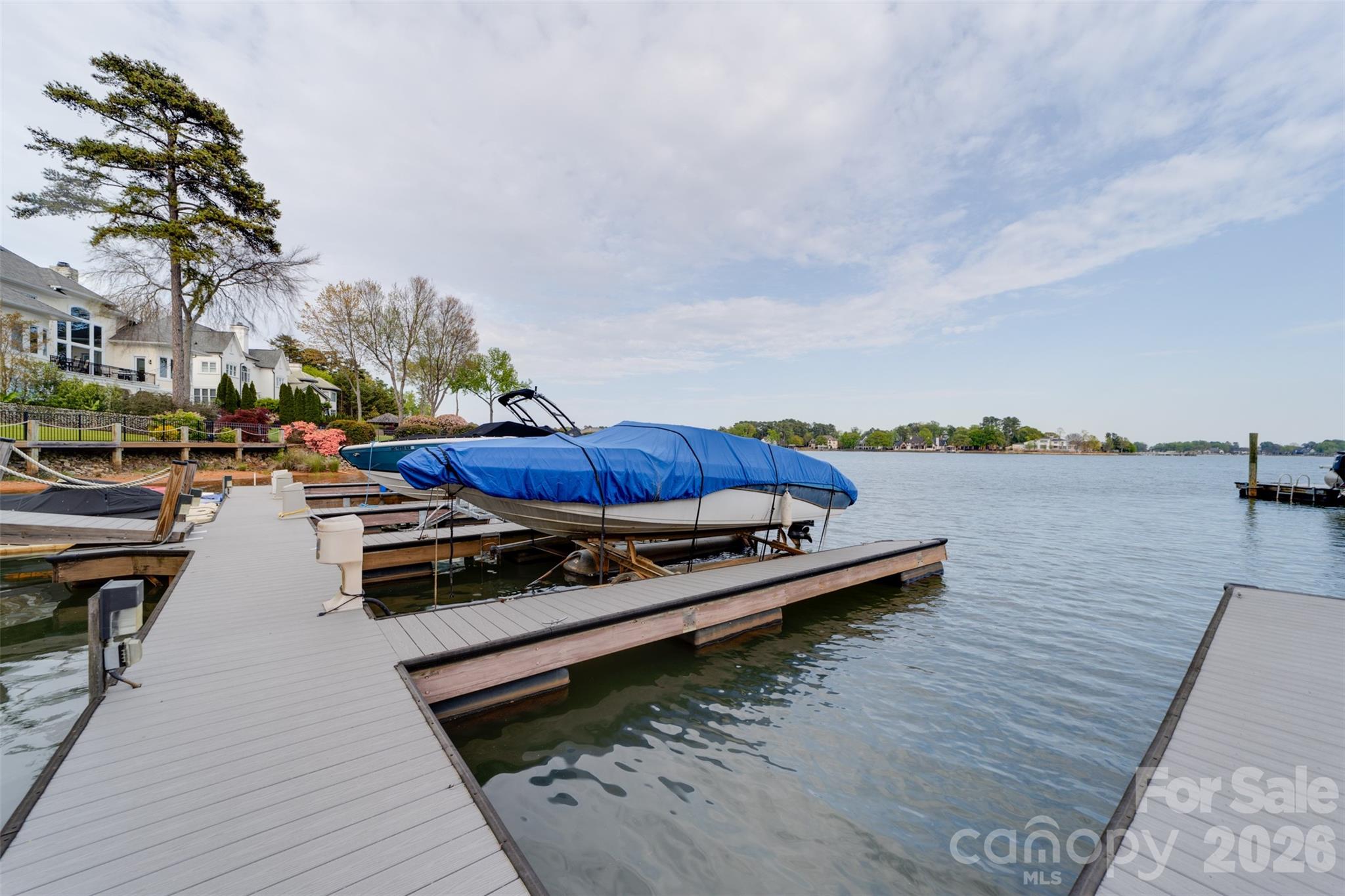 The Peninsula - Residential