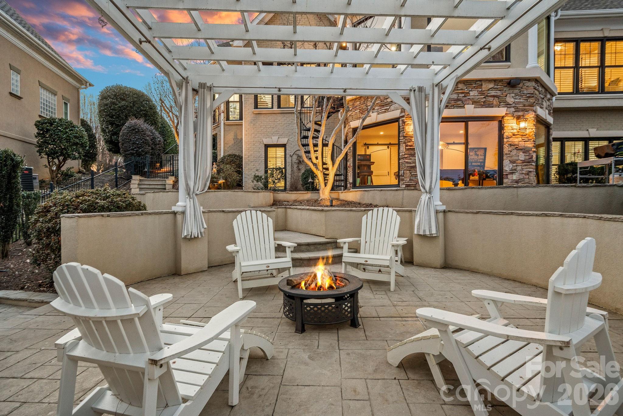 The Peninsula - Residential