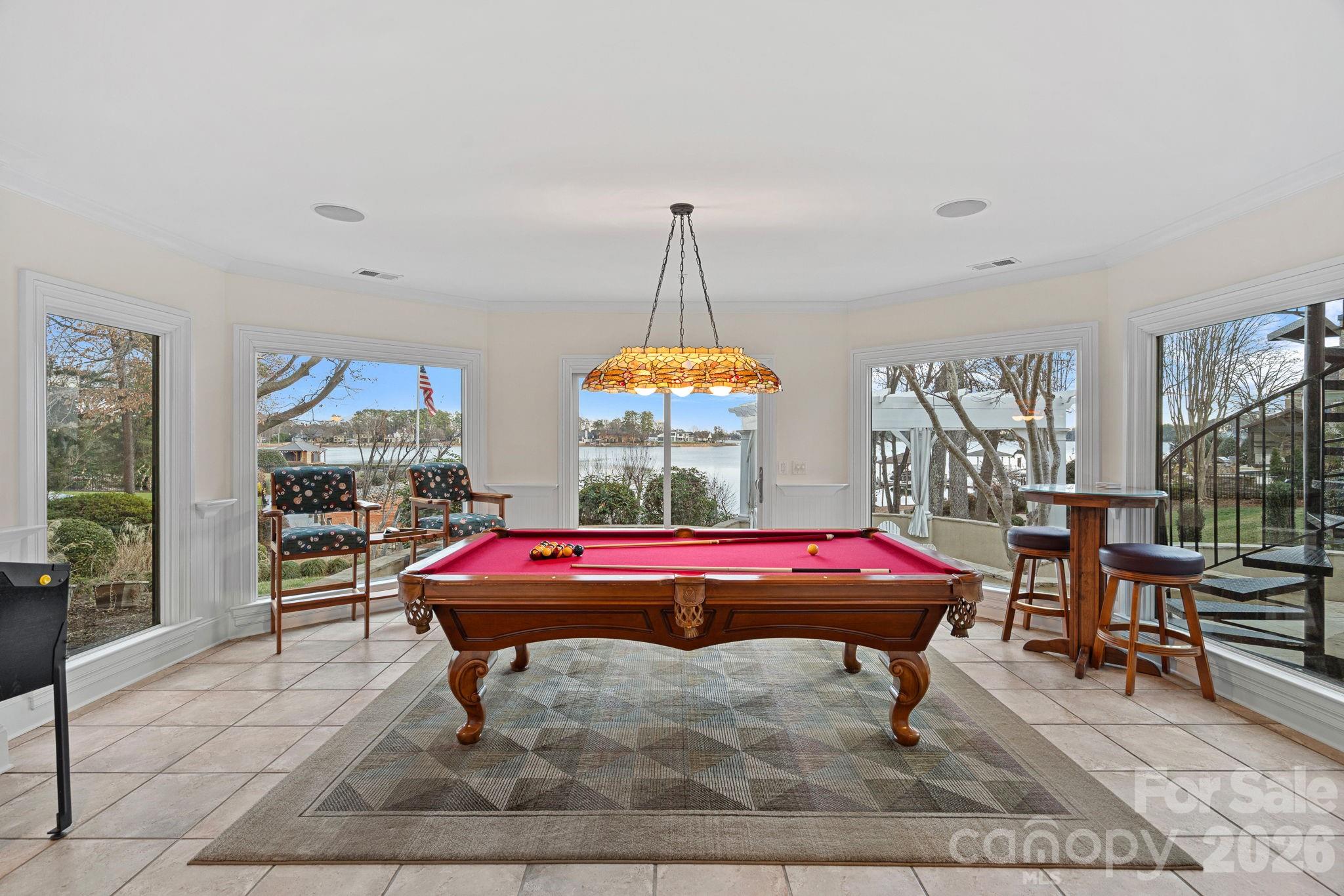 The Peninsula - Residential