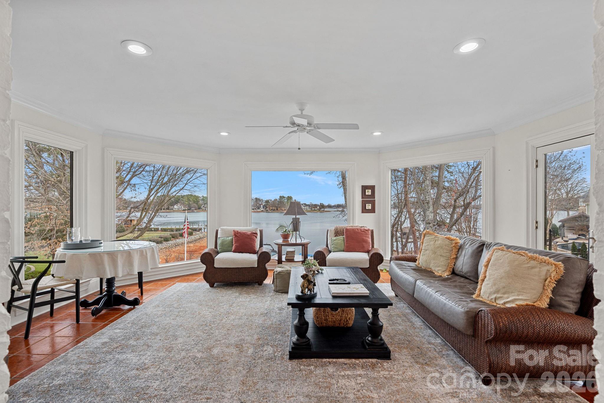 The Peninsula - Residential