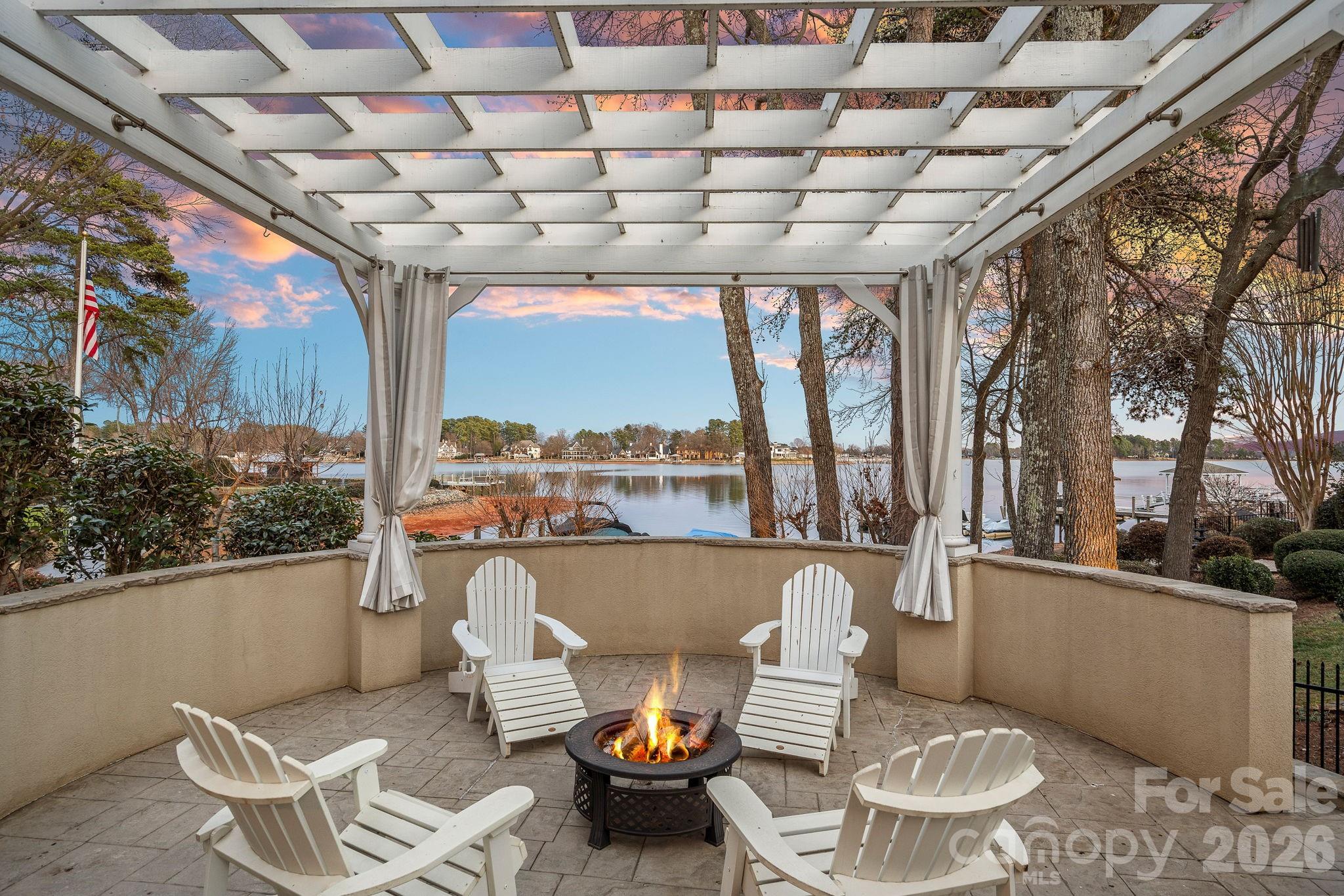 The Peninsula - Residential