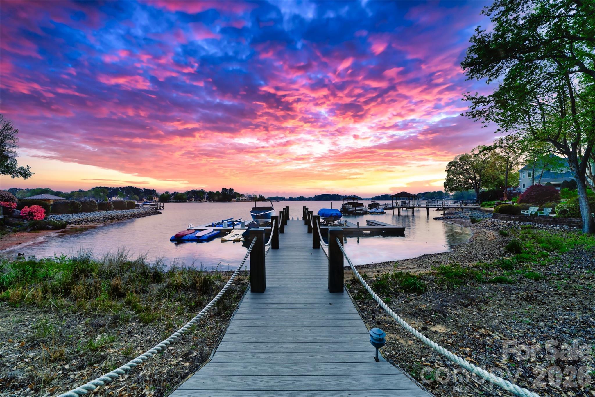 The Peninsula - Residential