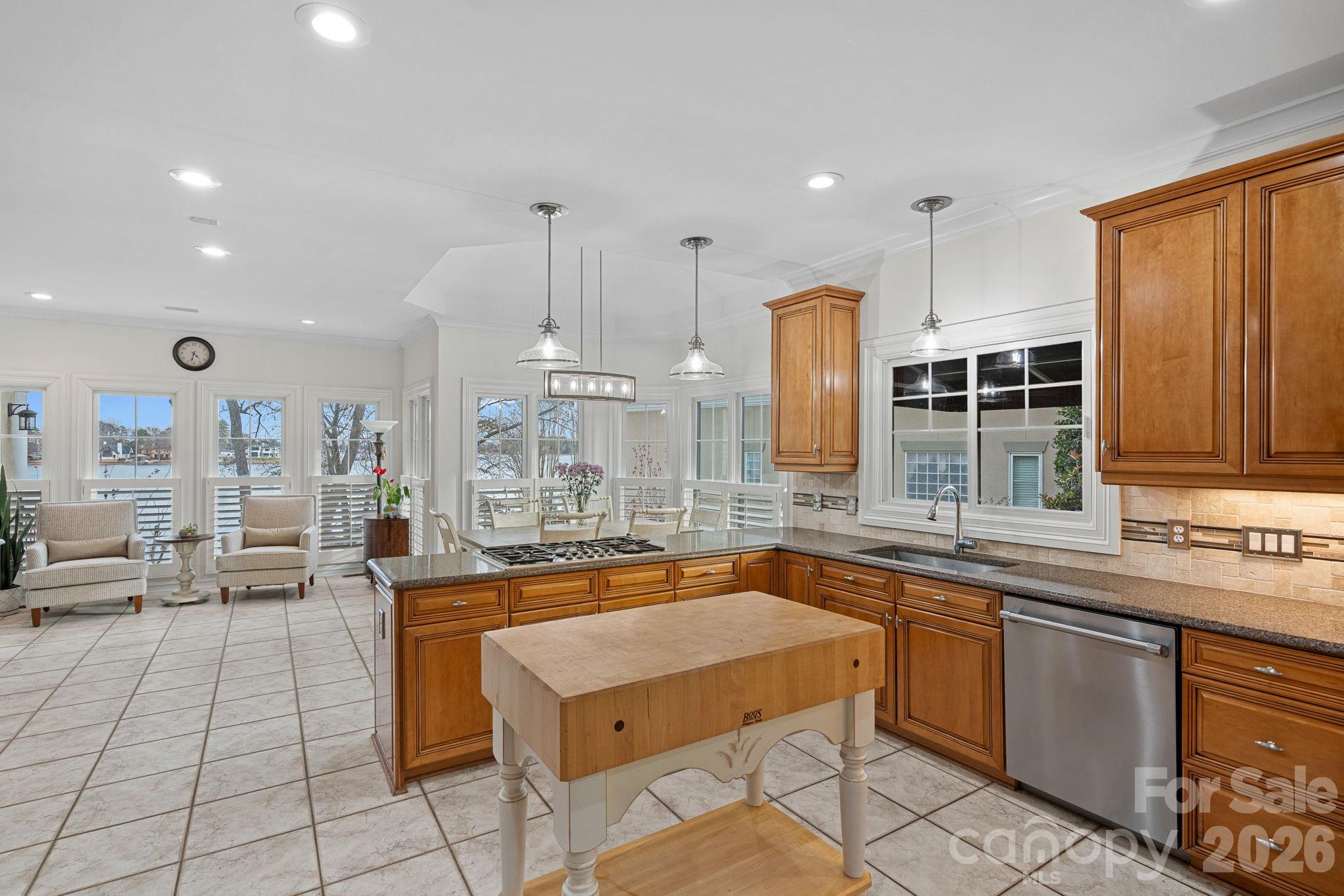 The Peninsula - Residential