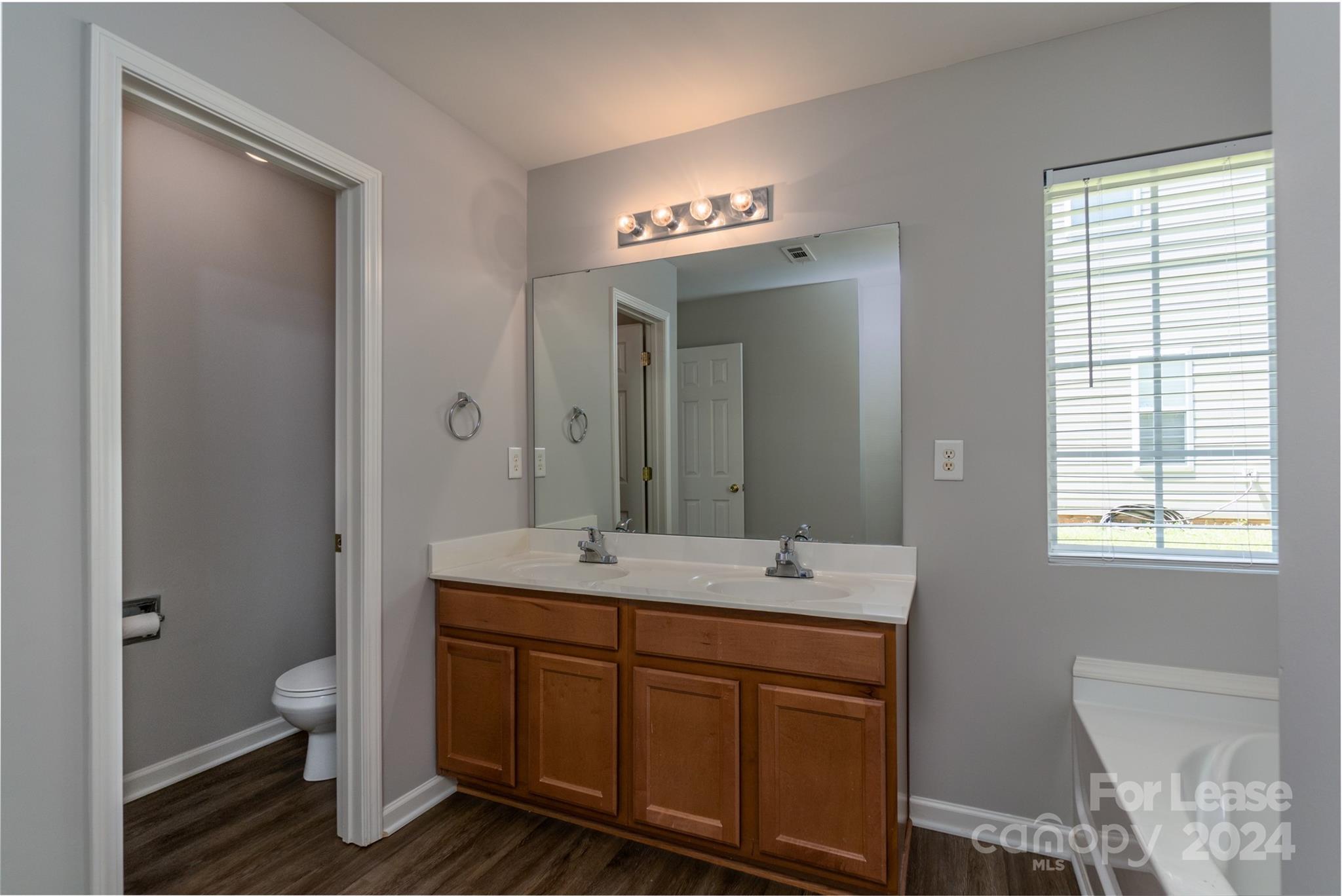 Lexington Commons - Residential Lease